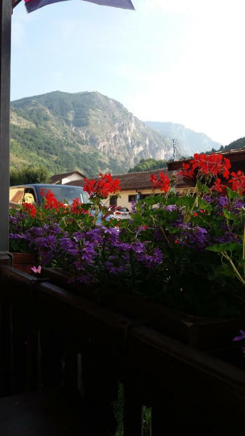Deacons Lodge Bardonecchia Exterior foto